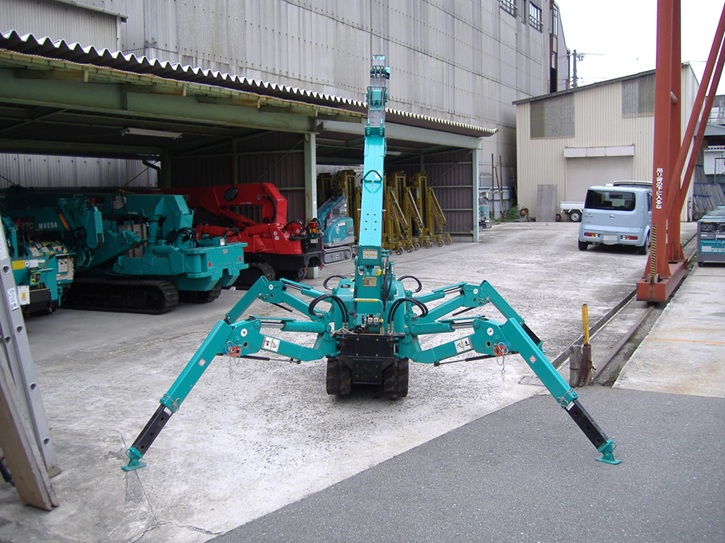 カニクレーンとは？狭小地におけるミニクローラークレーンの特性